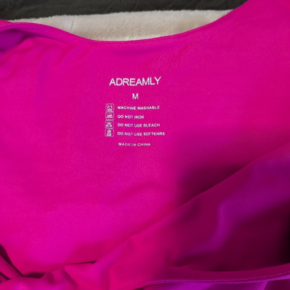 Pink scoopneck bodysuit - Picture 3 of 5